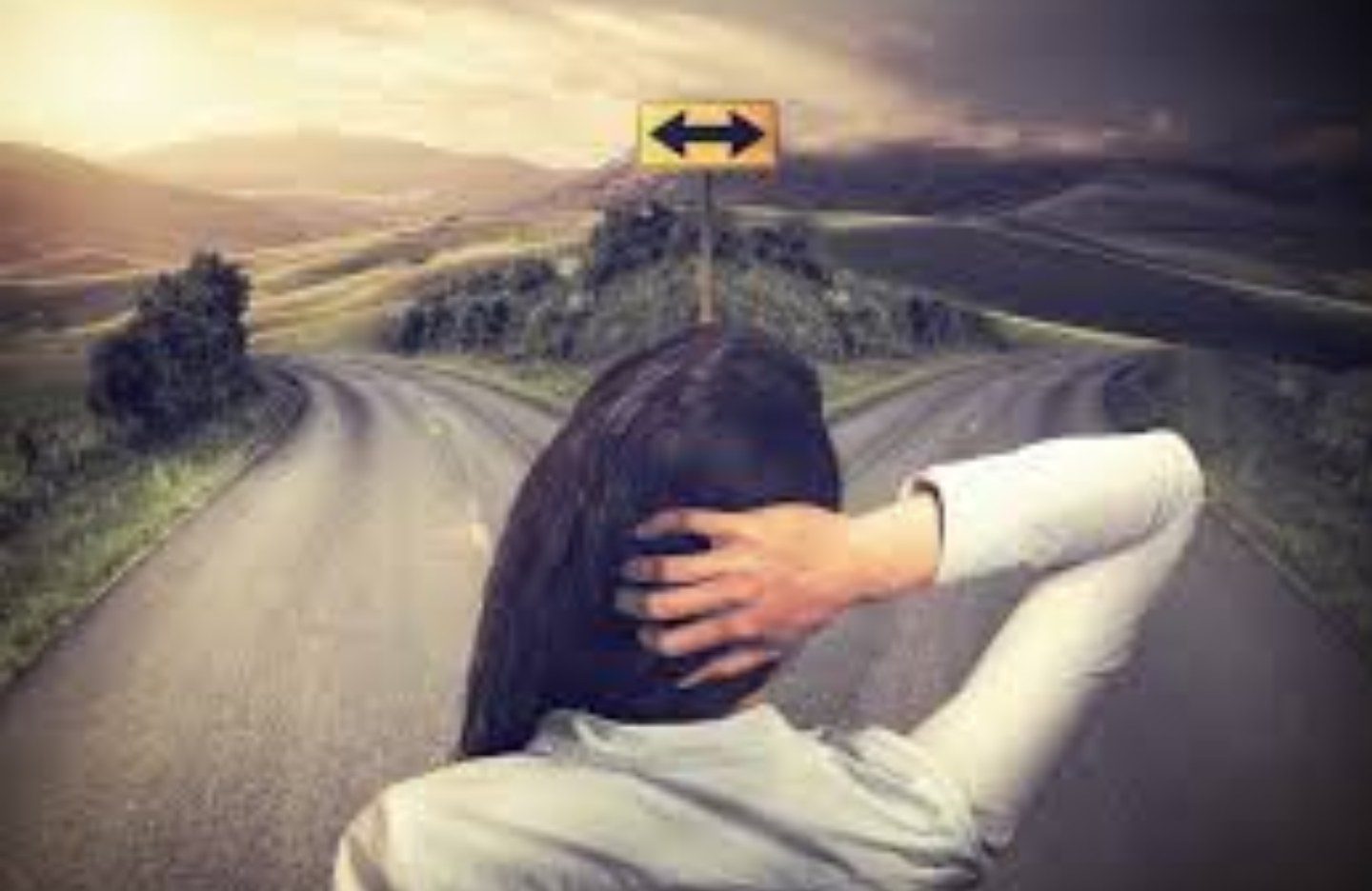 a-sad-crying-woman-on-a-visit-to-a-psychotherapist-talks-about-her-problems-and-traumas--rn9pyhhkukuem9p3kw5n6y82q0q8l3h5uujq3775w0 (1)
